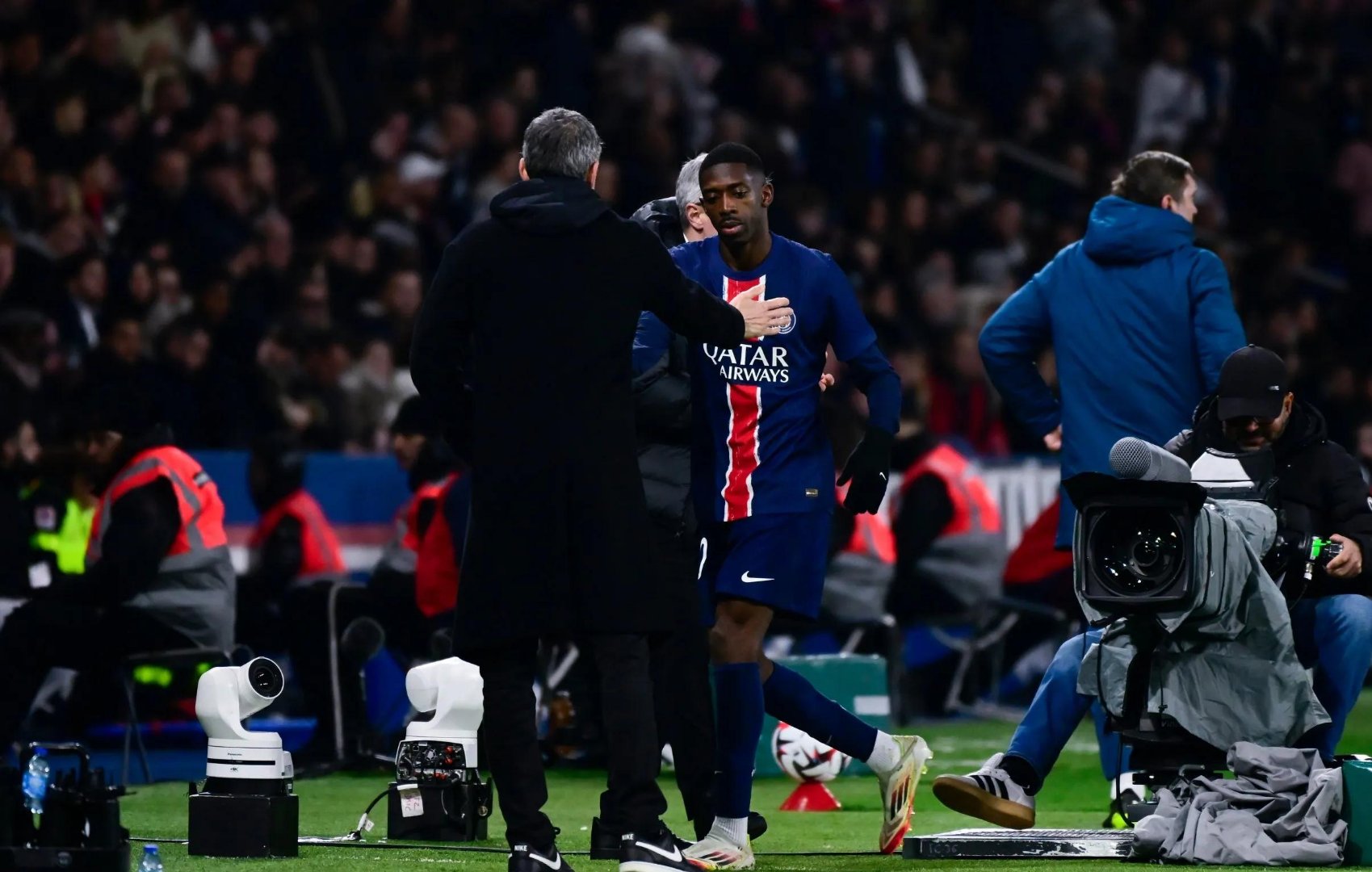 包含巴黎圣日耳曼险胜利物浦，托马斯穆勒扑点救主英超的词条