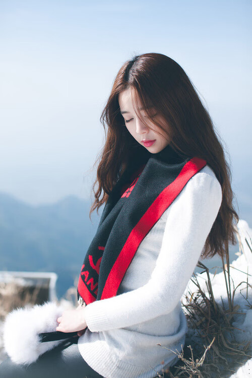 皮克独自撑起红蓝防线，巴萨却遭遇加纳青春风暴碾压